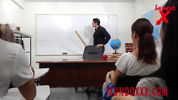 el profesor se folla sin piedad a sus alumnas por reprobar el examen MUNDOXXX.COM