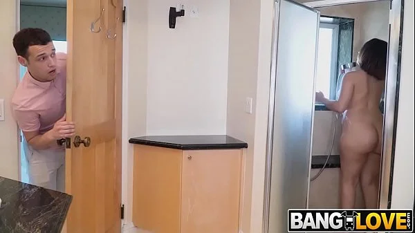 Horny Neighbor Valentina Jewels