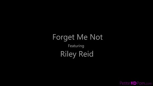 PetiteHDPorn Petite teen Riley Reid swallows