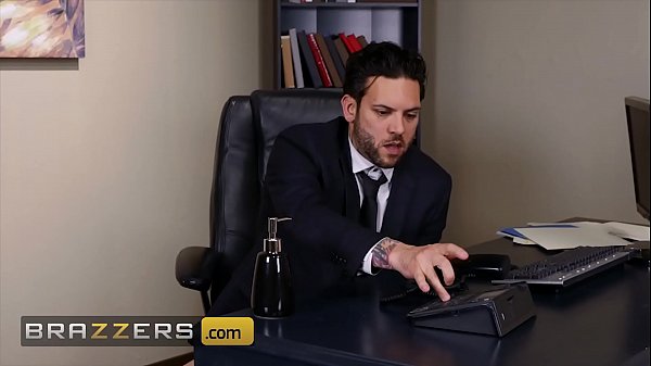 Seductive MILF (Alena Croft) Is So Thirsty For Lucky Mans Cock - Brazzers