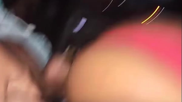 esposa de quatro para desconhecidos no dogging e o corno batendo punheta