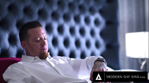 MODERN-DAY SINS - Cheating Housewife Kali Roses Distracts Her Husband While Hiding Her Secret Lover!